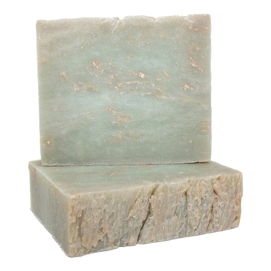 This lightly perfumed soap bar makes it a perfect go to fragrance.